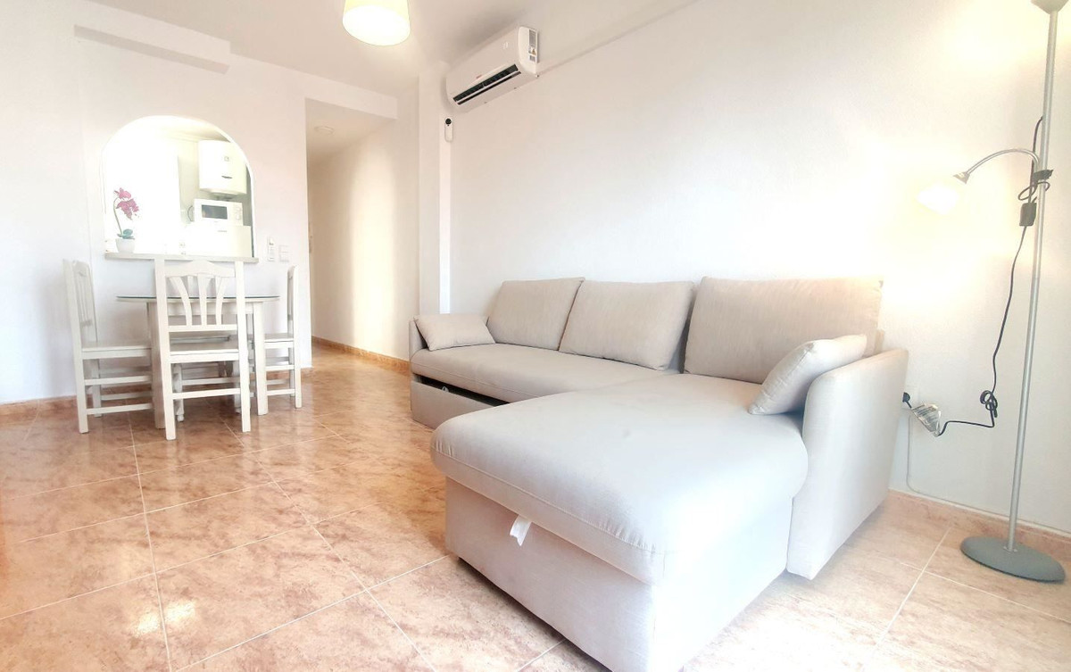 For sale - 1 Bedroom 1 Bathroom Apartment - Top Floor Apartment in Torrevieja - Torrevieja Centro  - Alicante