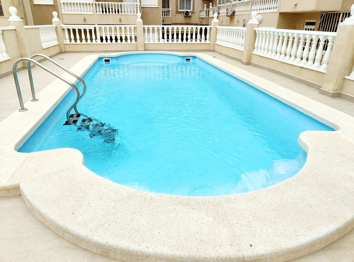 For sale - 1 Bedroom 1 Bathroom Apartment - Top Floor Apartment in Torrevieja - Torrevieja Centro  - Alicante