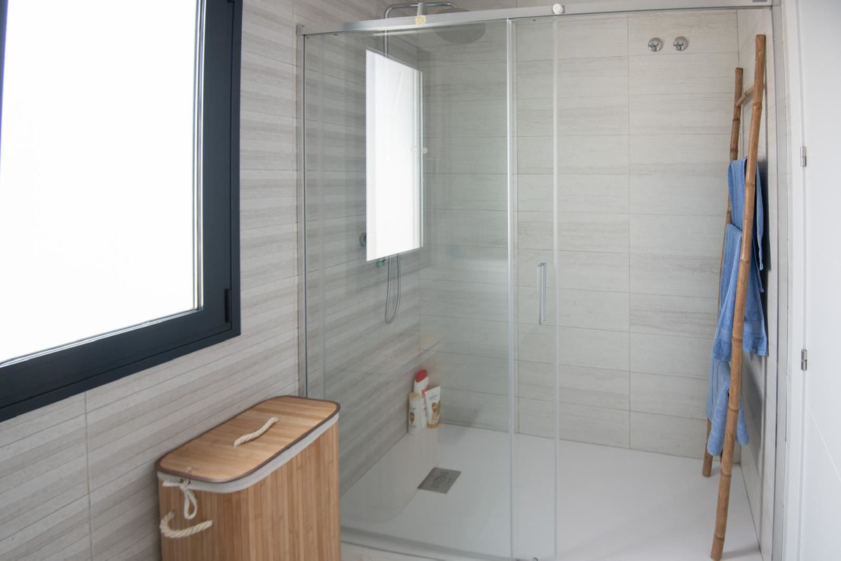 For sale - 3 Bedroom 2 Bathroom House - Detached Villa in Pilar de la Horadada - Pilar de la Horadada Centro  - Alicante