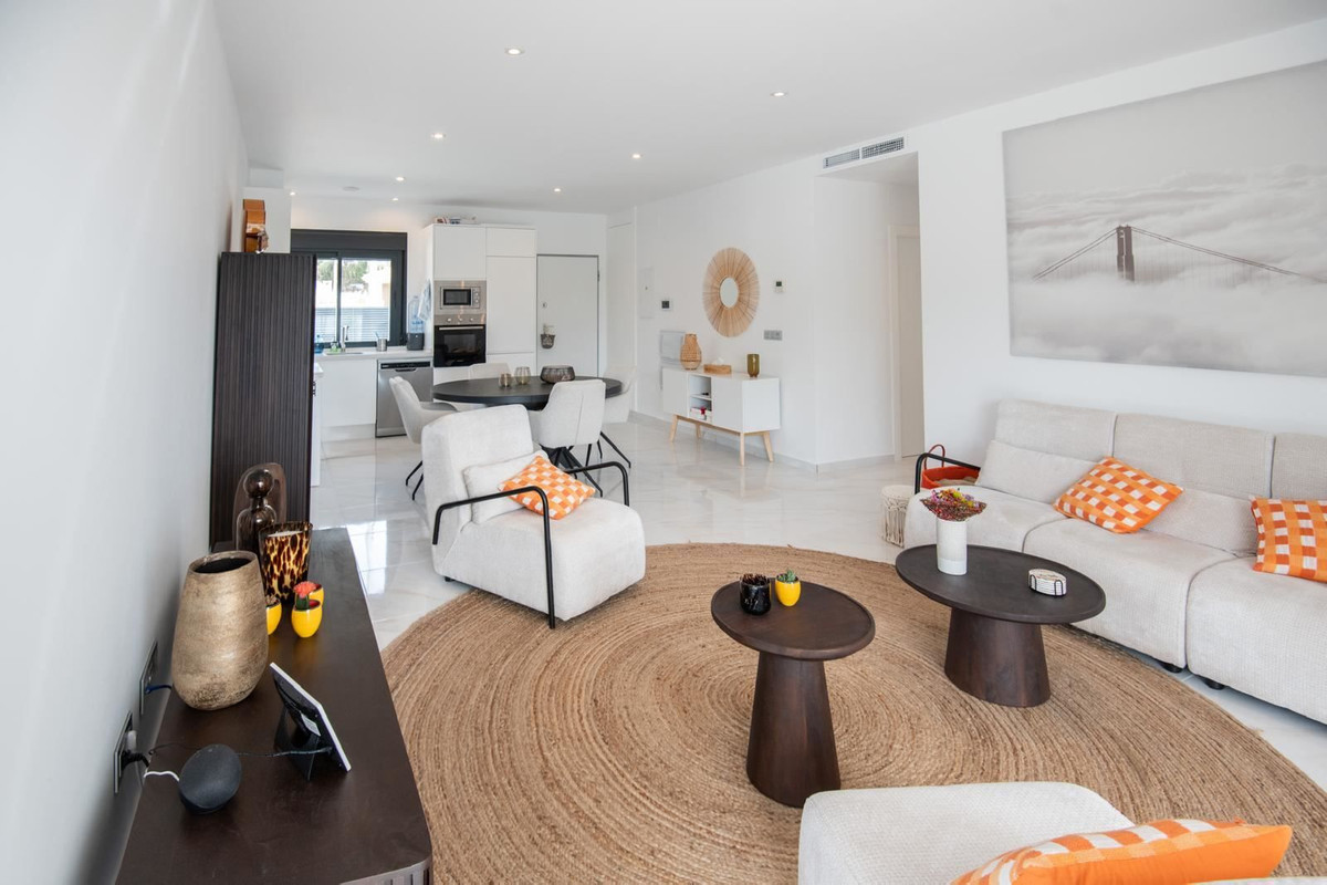 For sale - 3 Bedroom 2 Bathroom House - Detached Villa in Pilar de la Horadada - Pilar de la Horadada Centro  - Alicante