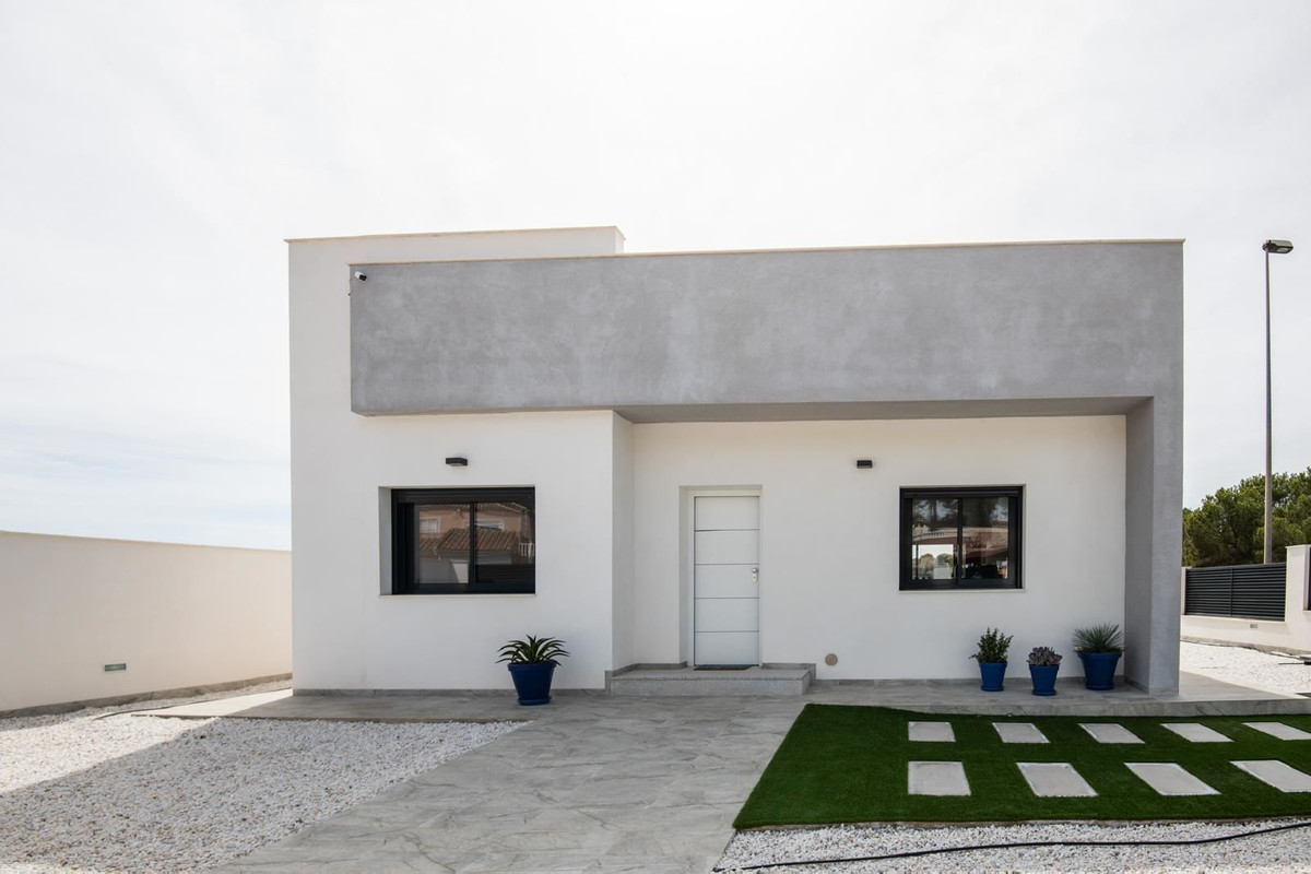 For sale - 3 Bedroom 2 Bathroom House - Detached Villa in Pilar de la Horadada - Pilar de la Horadada Centro  - Alicante