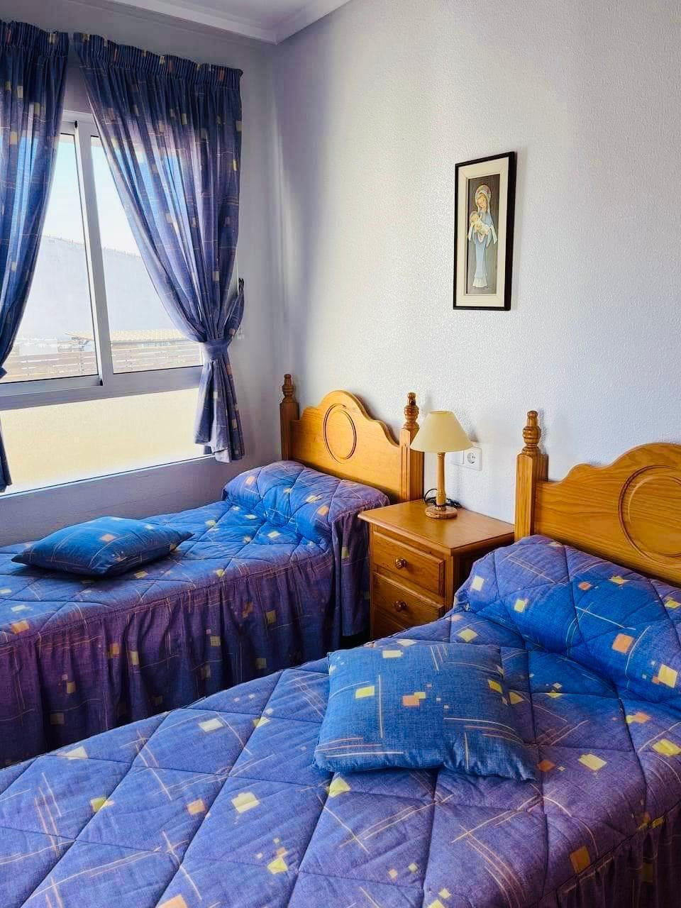 For sale - 2 Bedroom 1 Bathroom Apartment - Middle Floor Apartment in Torrevieja - Torrevieja Centro  - Alicante