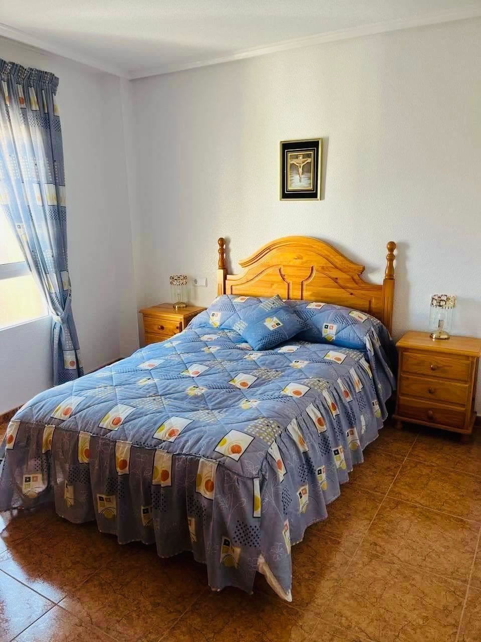 For sale - 2 Bedroom 1 Bathroom Apartment - Middle Floor Apartment in Torrevieja - Torrevieja Centro  - Alicante