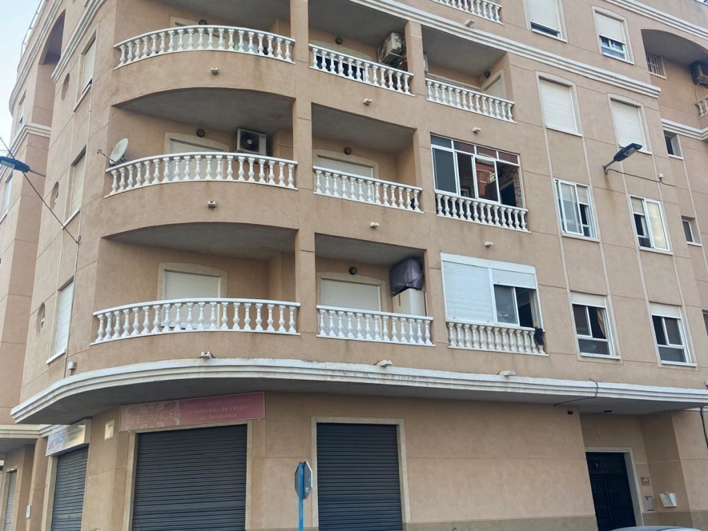 2 Bedroom 1 Bathroom Apartment - Middle Floor Apartment in Torrevieja
