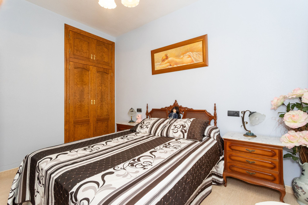 For sale - 3 Bedroom 3 Bathroom House - Detached Villa in Orihuela - Campoamor  - Alicante