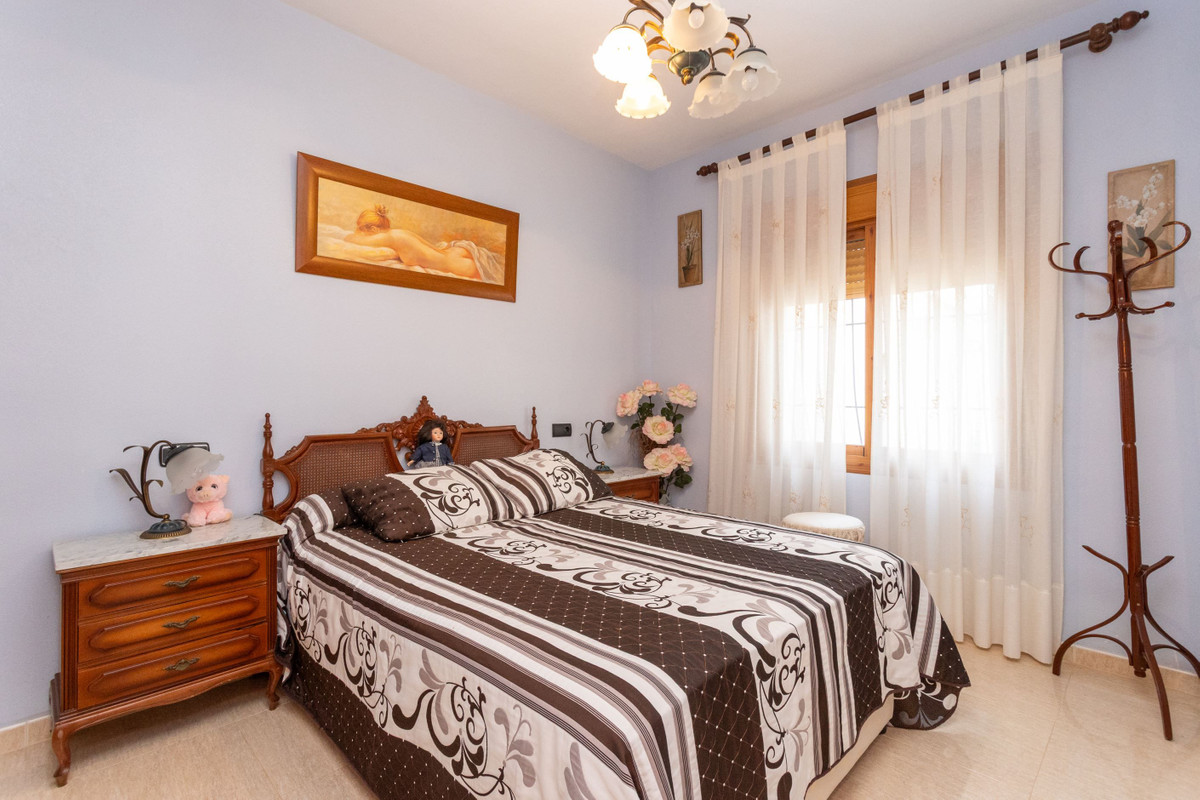 For sale - 3 Bedroom 3 Bathroom House - Detached Villa in Orihuela - Campoamor  - Alicante