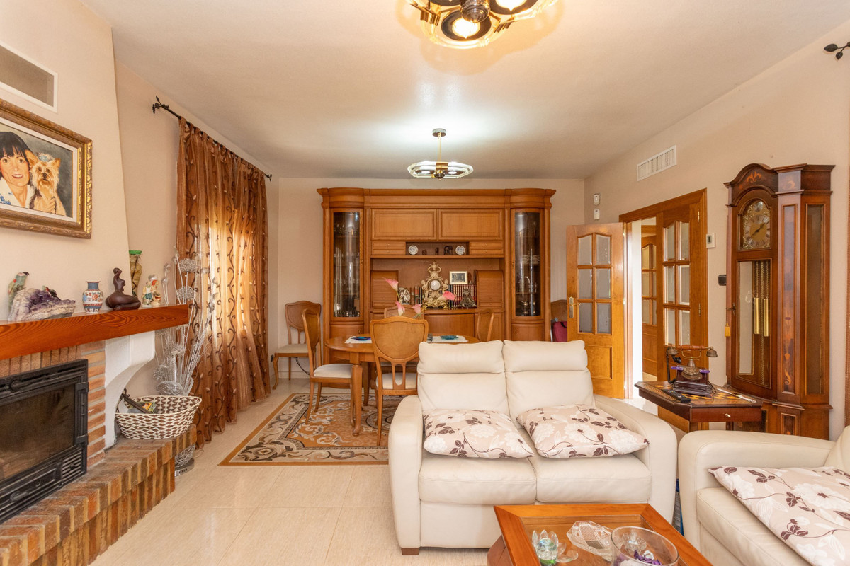 For sale - 3 Bedroom 3 Bathroom House - Detached Villa in Orihuela - Campoamor  - Alicante