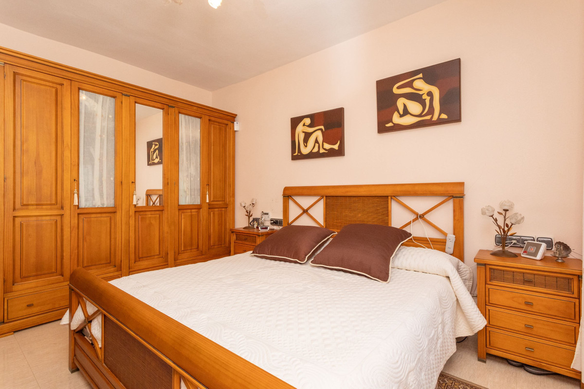 For sale - 3 Bedroom 3 Bathroom House - Detached Villa in Orihuela - Campoamor  - Alicante