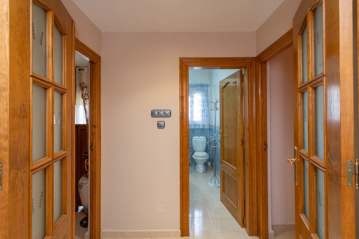 For sale - 3 Bedroom 3 Bathroom House - Detached Villa in Orihuela - Campoamor  - Alicante