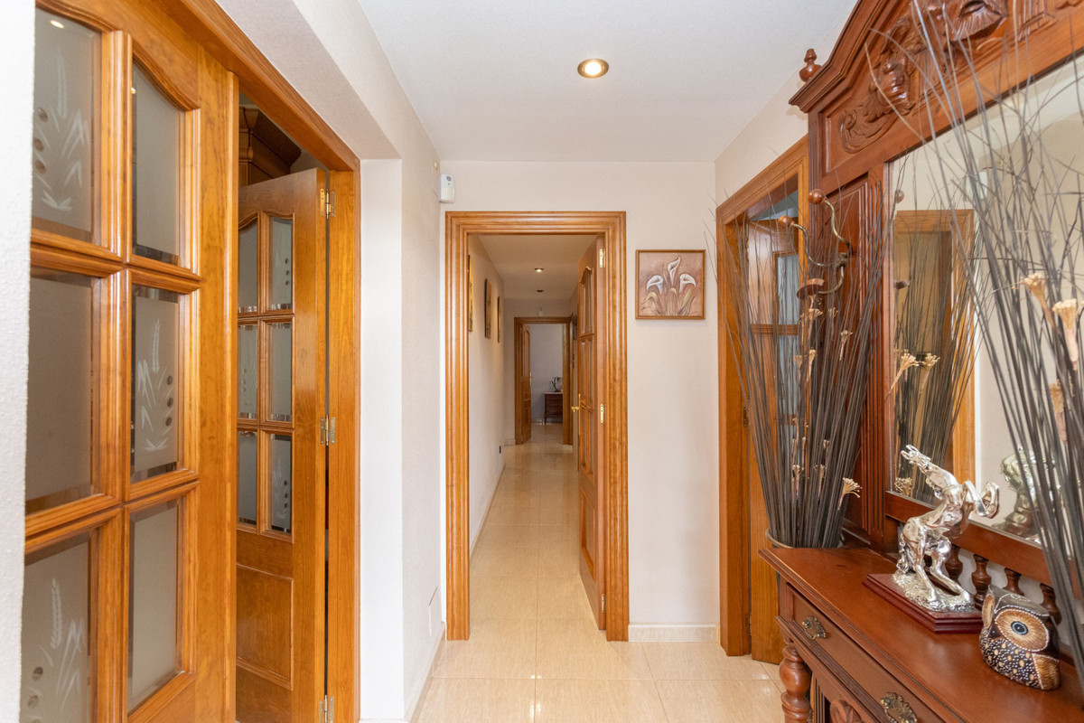 For sale - 3 Bedroom 3 Bathroom House - Detached Villa in Orihuela - Campoamor  - Alicante