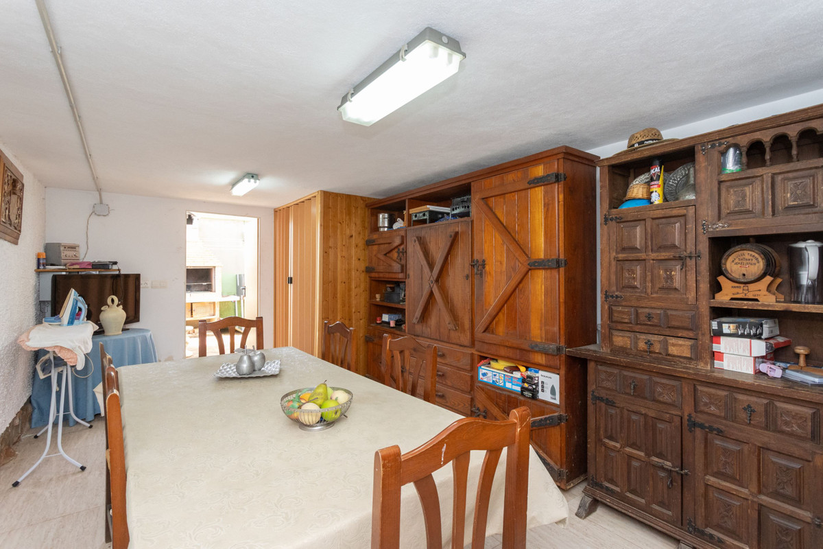 For sale - 3 Bedroom 3 Bathroom House - Detached Villa in Orihuela - Campoamor  - Alicante