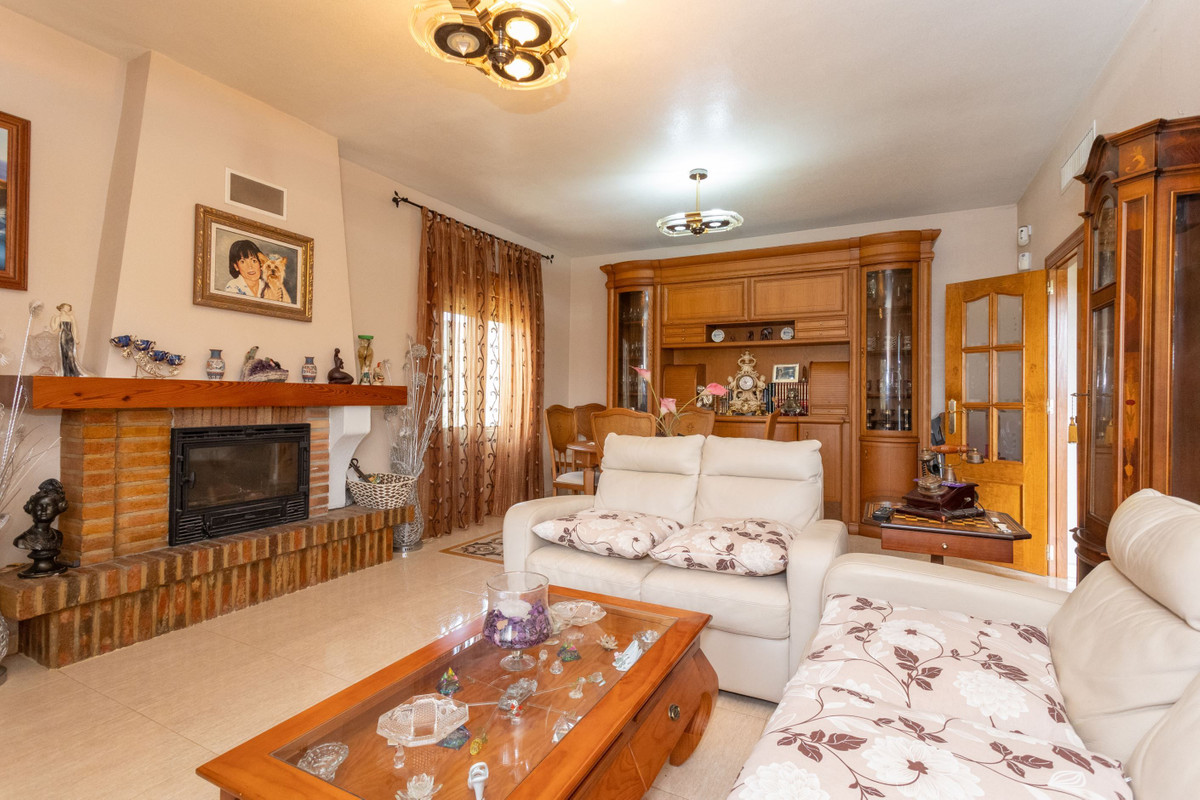 For sale - 3 Bedroom 3 Bathroom House - Detached Villa in Orihuela - Campoamor  - Alicante