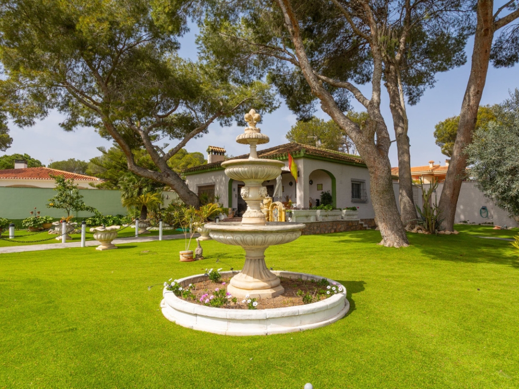 3 Bedroom 3 Bathroom House - Detached Villa in Orihuela