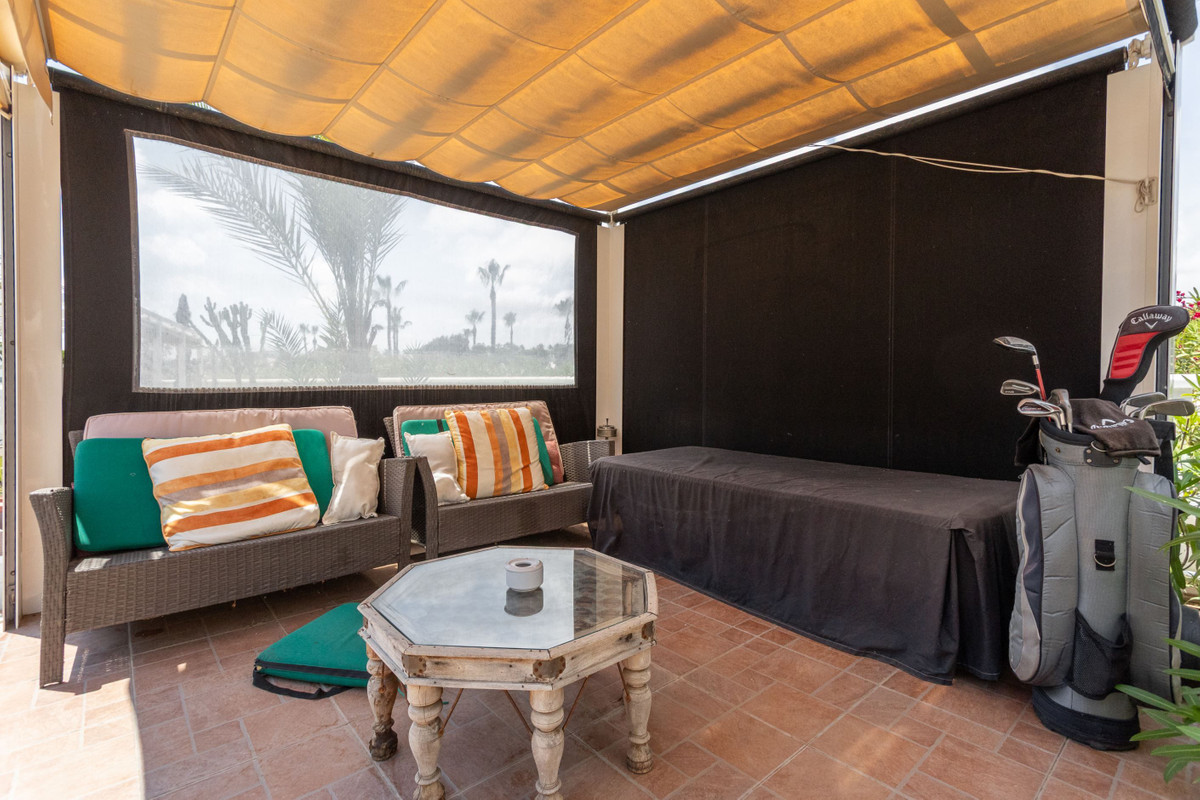 For sale - 4 Bedroom 2 Bathroom House - Detached Villa in Orihuela - Villamartin  - Alicante