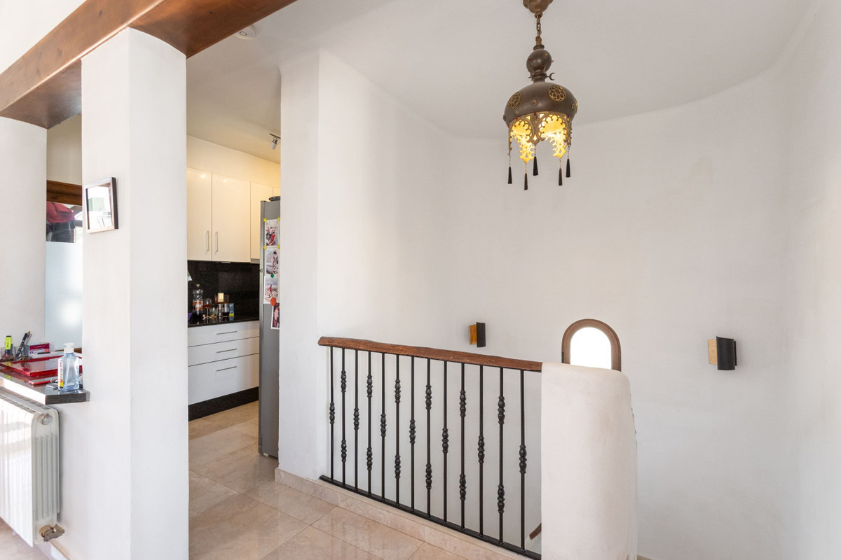 For sale - 4 Bedroom 2 Bathroom House - Detached Villa in Orihuela - Villamartin  - Alicante