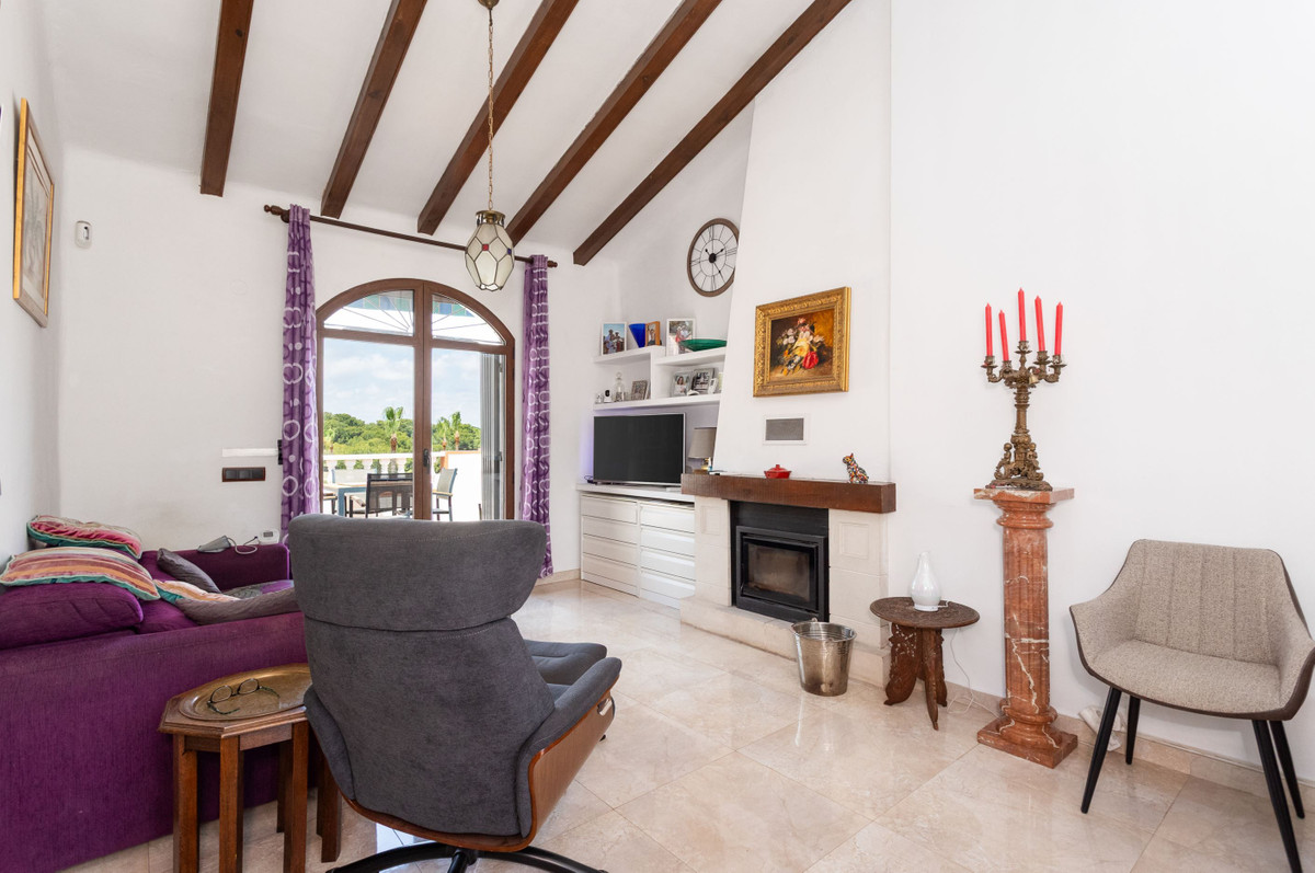 For sale - 4 Bedroom 2 Bathroom House - Detached Villa in Orihuela - Villamartin  - Alicante