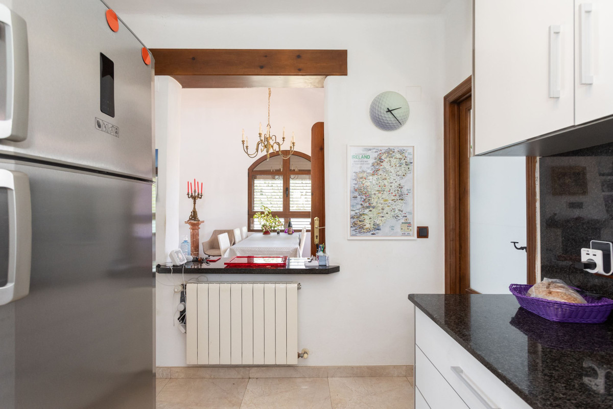 For sale - 4 Bedroom 2 Bathroom House - Detached Villa in Orihuela - Villamartin  - Alicante