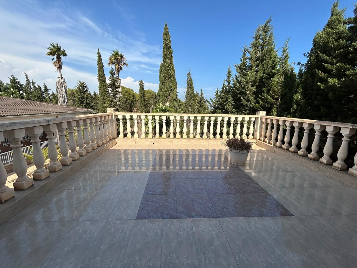 For sale - 6 Bedroom 3 Bathroom House - Detached Villa in San Fulgencio - La Marina  - Alicante