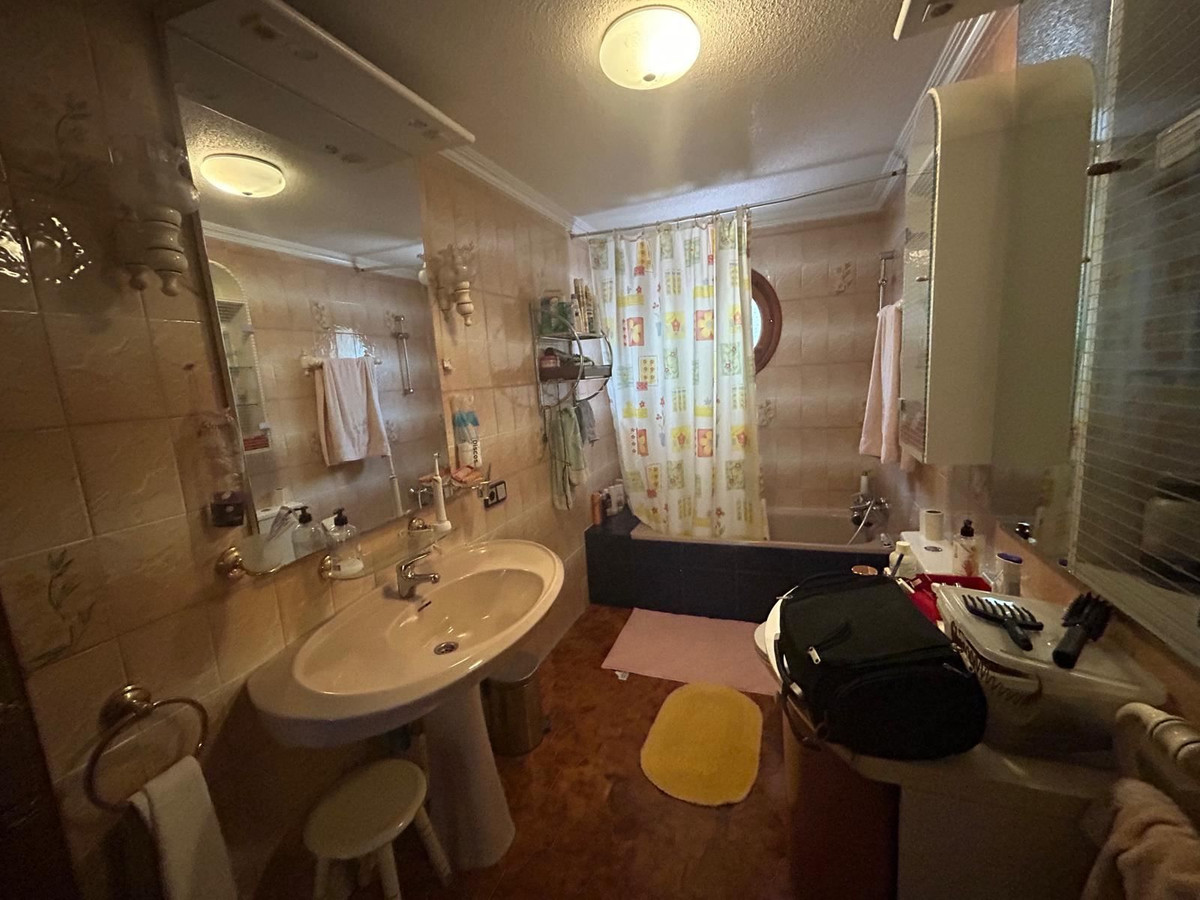 For sale - 6 Bedroom 3 Bathroom House - Detached Villa in San Fulgencio - La Marina  - Alicante