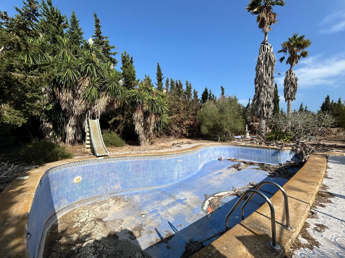 For sale - 6 Bedroom 3 Bathroom House - Detached Villa in San Fulgencio - La Marina  - Alicante