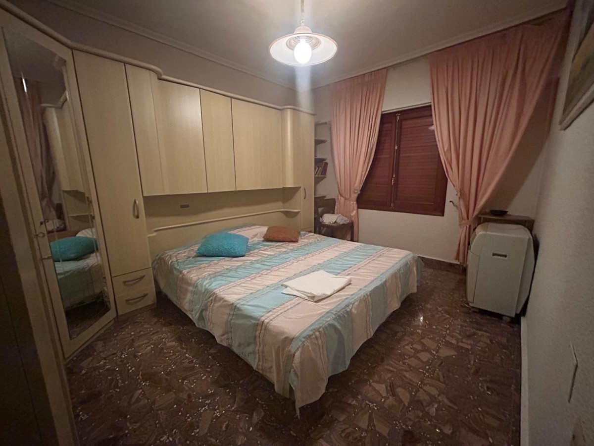 For sale - 6 Bedroom 3 Bathroom House - Detached Villa in San Fulgencio - La Marina  - Alicante