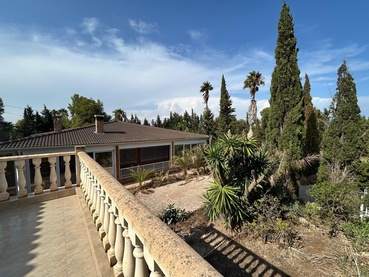 For sale - 6 Bedroom 3 Bathroom House - Detached Villa in San Fulgencio - La Marina  - Alicante