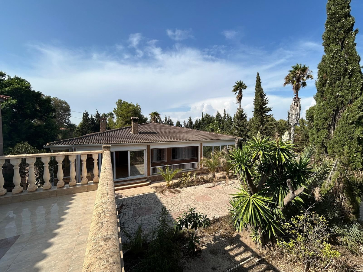 For sale - 6 Bedroom 3 Bathroom House - Detached Villa in San Fulgencio - La Marina  - Alicante