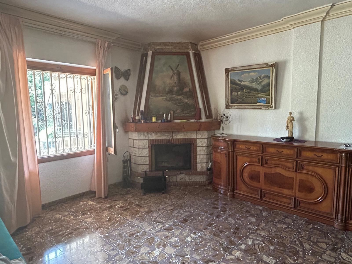 For sale - 6 Bedroom 3 Bathroom House - Detached Villa in San Fulgencio - La Marina  - Alicante