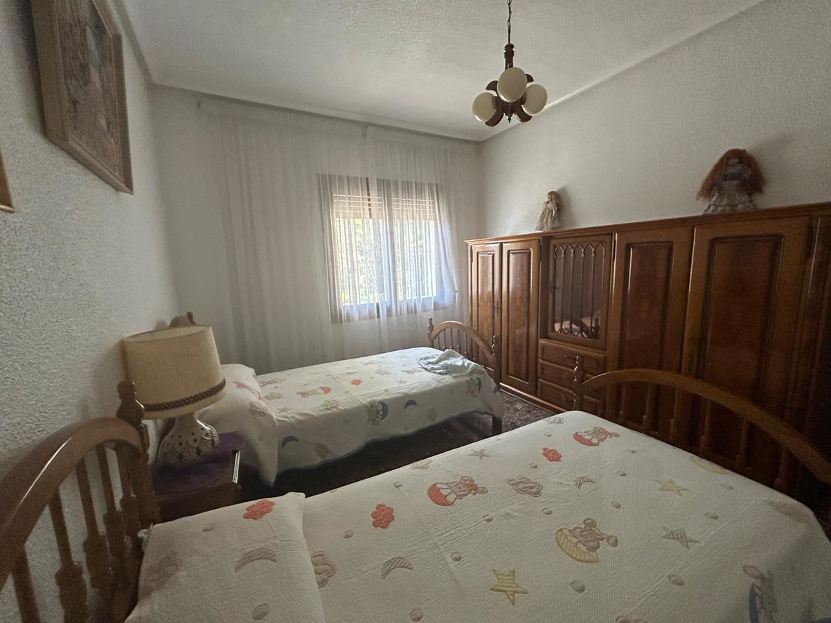 For sale - 6 Bedroom 3 Bathroom House - Detached Villa in San Fulgencio - La Marina  - Alicante