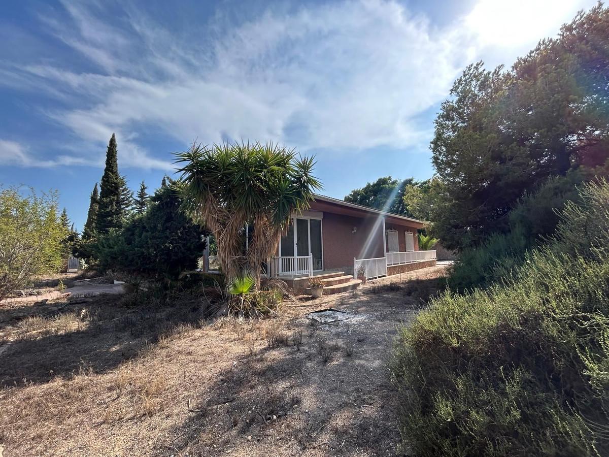 For sale - 6 Bedroom 3 Bathroom House - Detached Villa in San Fulgencio - La Marina  - Alicante