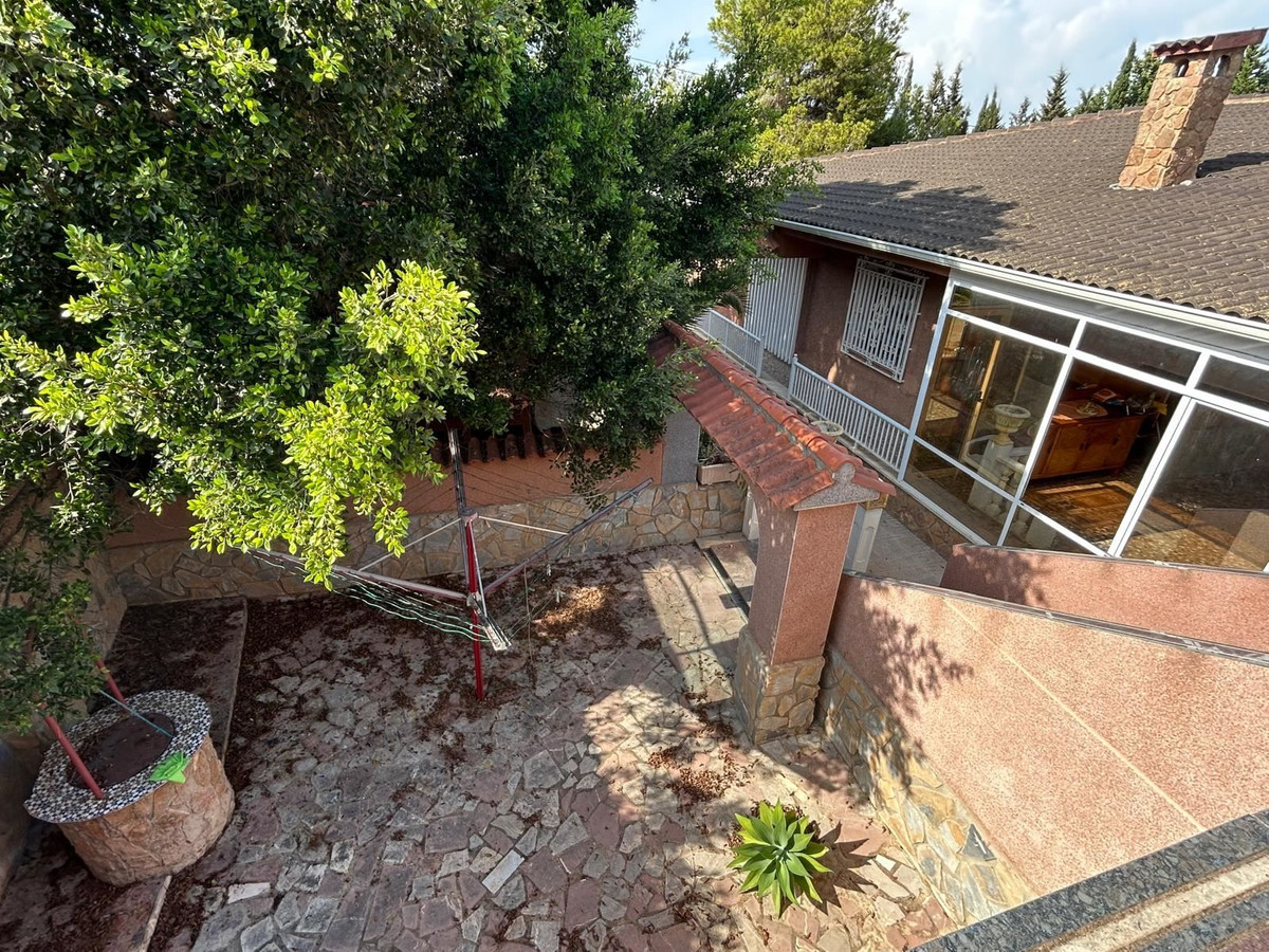 For sale - 6 Bedroom 3 Bathroom House - Detached Villa in San Fulgencio - La Marina  - Alicante