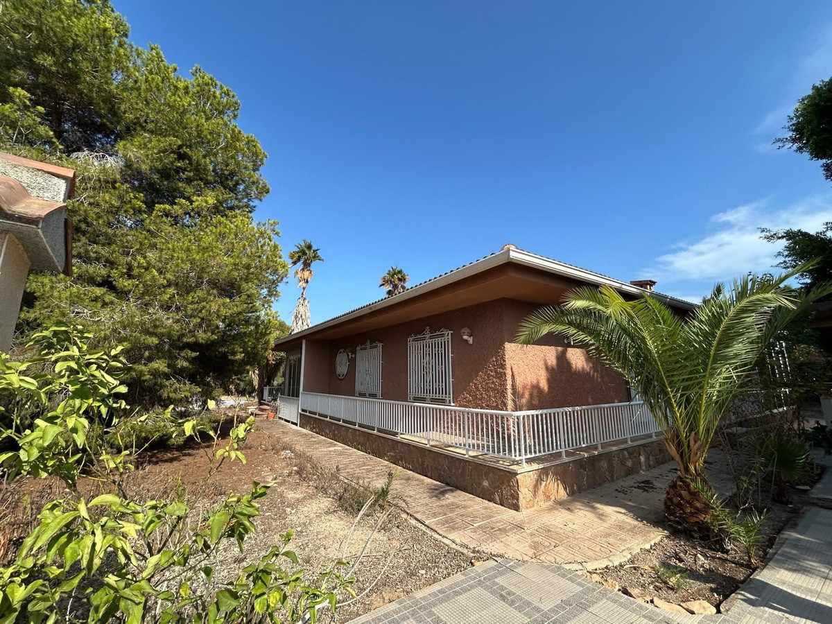 For sale - 6 Bedroom 3 Bathroom House - Detached Villa in San Fulgencio - La Marina  - Alicante