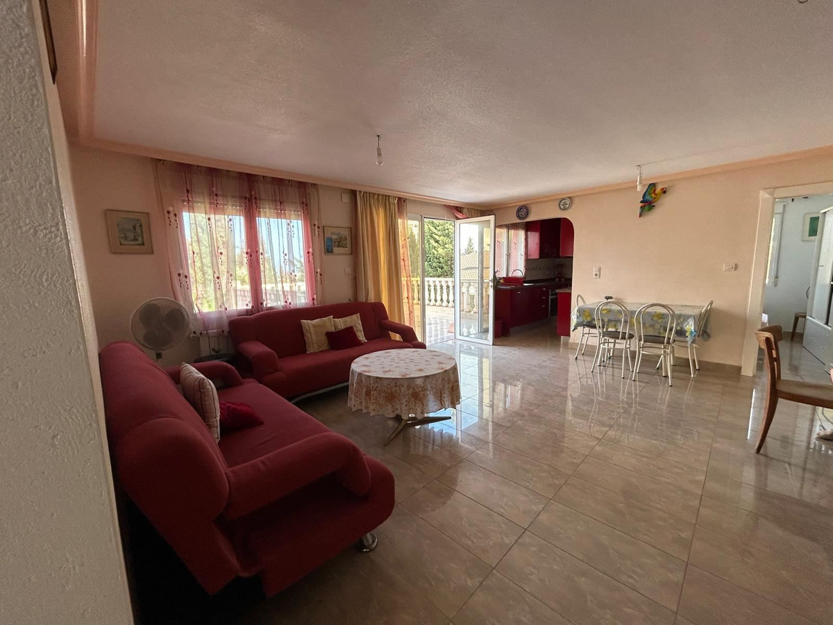 For sale - 6 Bedroom 3 Bathroom House - Detached Villa in San Fulgencio - La Marina  - Alicante