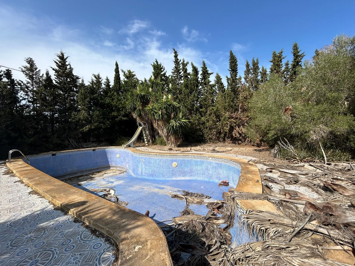 For sale - 6 Bedroom 3 Bathroom House - Detached Villa in San Fulgencio - La Marina  - Alicante