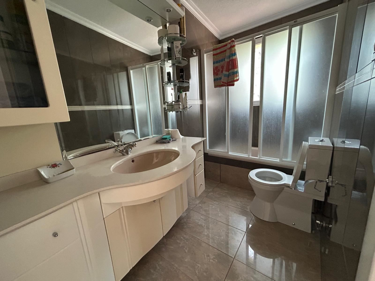 For sale - 6 Bedroom 3 Bathroom House - Detached Villa in San Fulgencio - La Marina  - Alicante