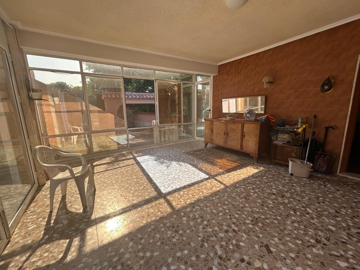 For sale - 6 Bedroom 3 Bathroom House - Detached Villa in San Fulgencio - La Marina  - Alicante