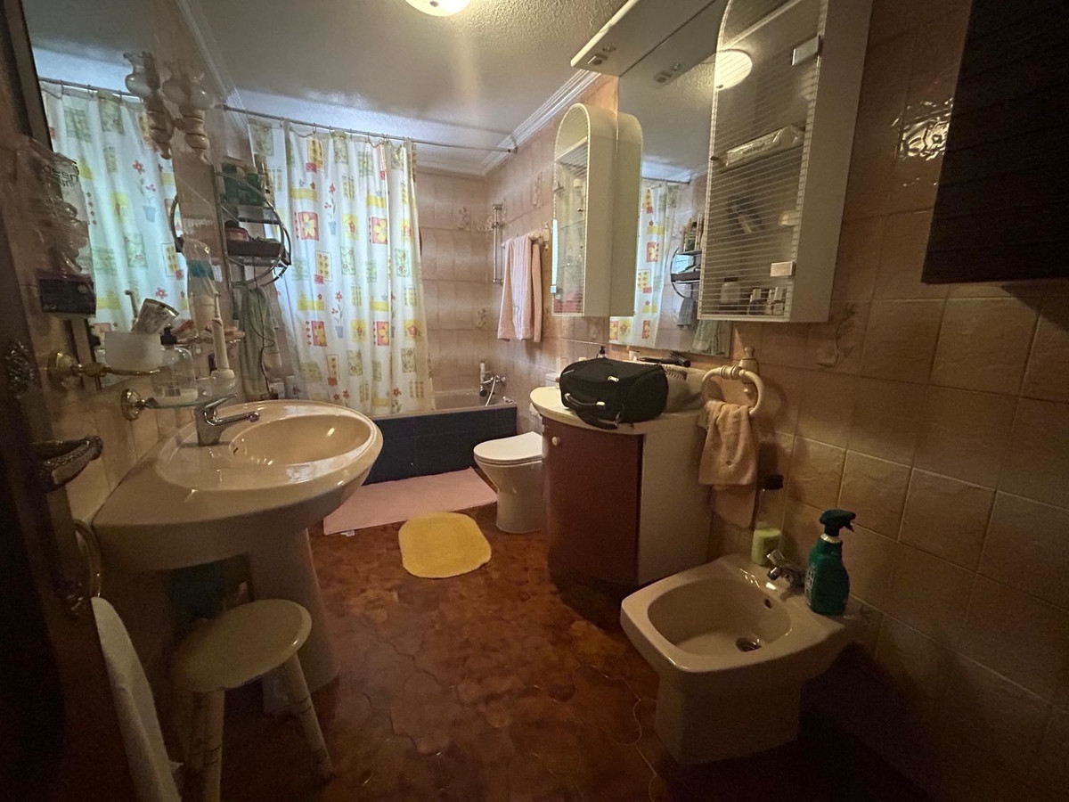 For sale - 6 Bedroom 3 Bathroom House - Detached Villa in San Fulgencio - La Marina  - Alicante