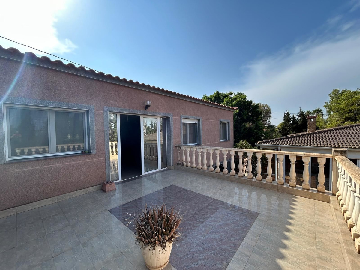 For sale - 6 Bedroom 3 Bathroom House - Detached Villa in San Fulgencio - La Marina  - Alicante