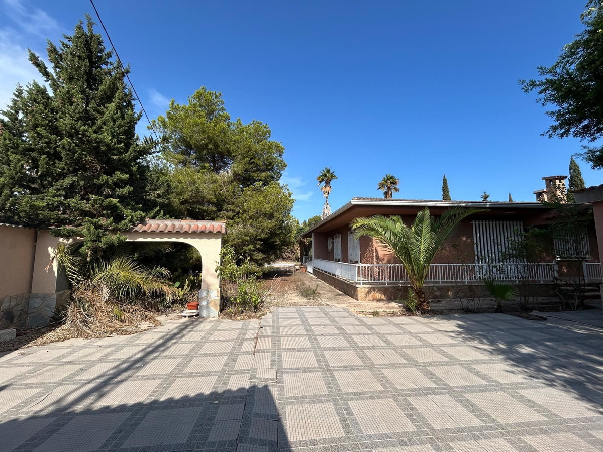 For sale - 6 Bedroom 3 Bathroom House - Detached Villa in San Fulgencio - La Marina  - Alicante