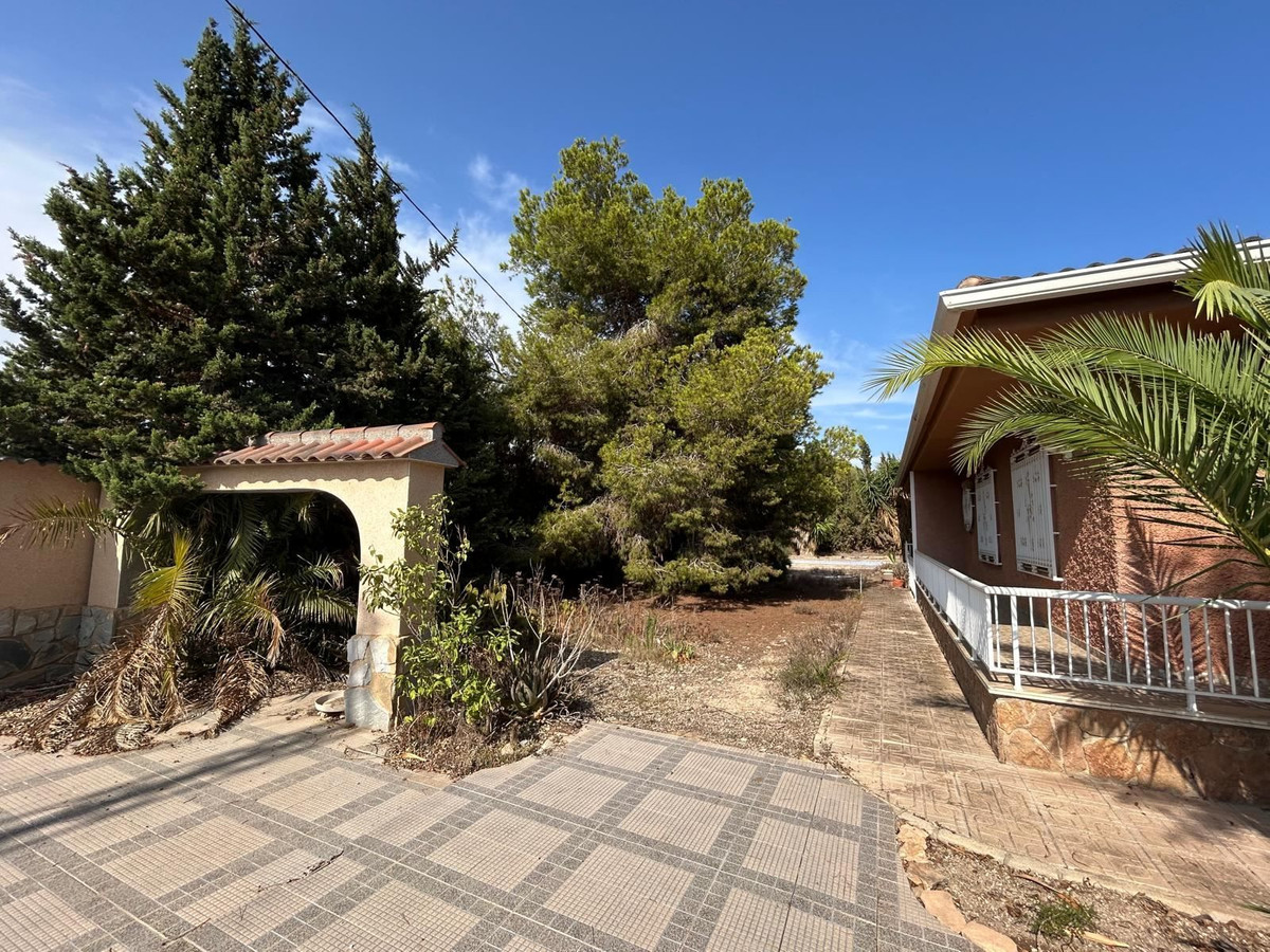 For sale - 6 Bedroom 3 Bathroom House - Detached Villa in San Fulgencio - La Marina  - Alicante