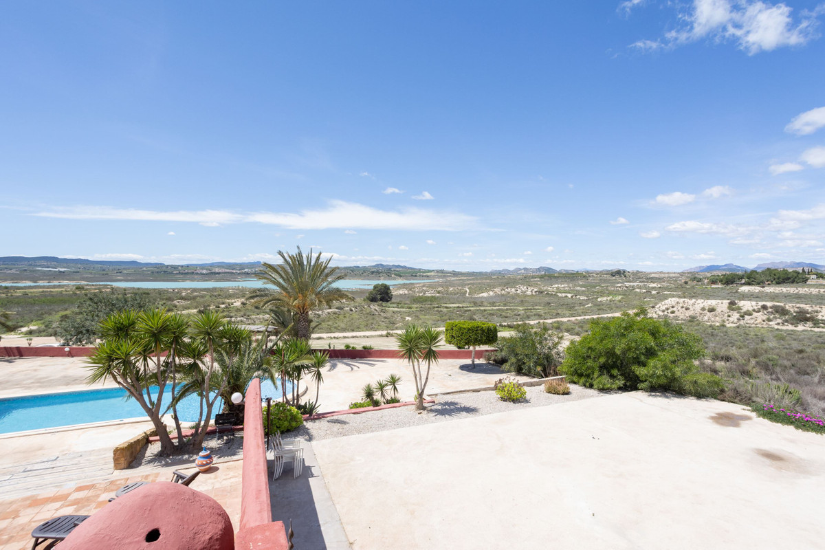 For sale - 4 Bedroom 3 Bathroom House - Detached Villa in San Miguel de Salinas - San Miguel de Salinas Centro  - Alicante