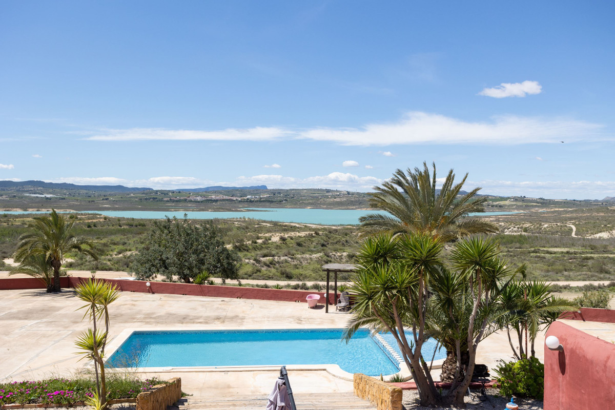 For sale - 4 Bedroom 3 Bathroom House - Detached Villa in San Miguel de Salinas - San Miguel de Salinas Centro  - Alicante