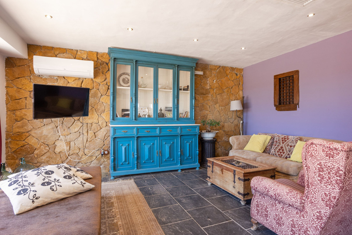 For sale - 4 Bedroom 3 Bathroom House - Detached Villa in San Miguel de Salinas - San Miguel de Salinas Centro  - Alicante