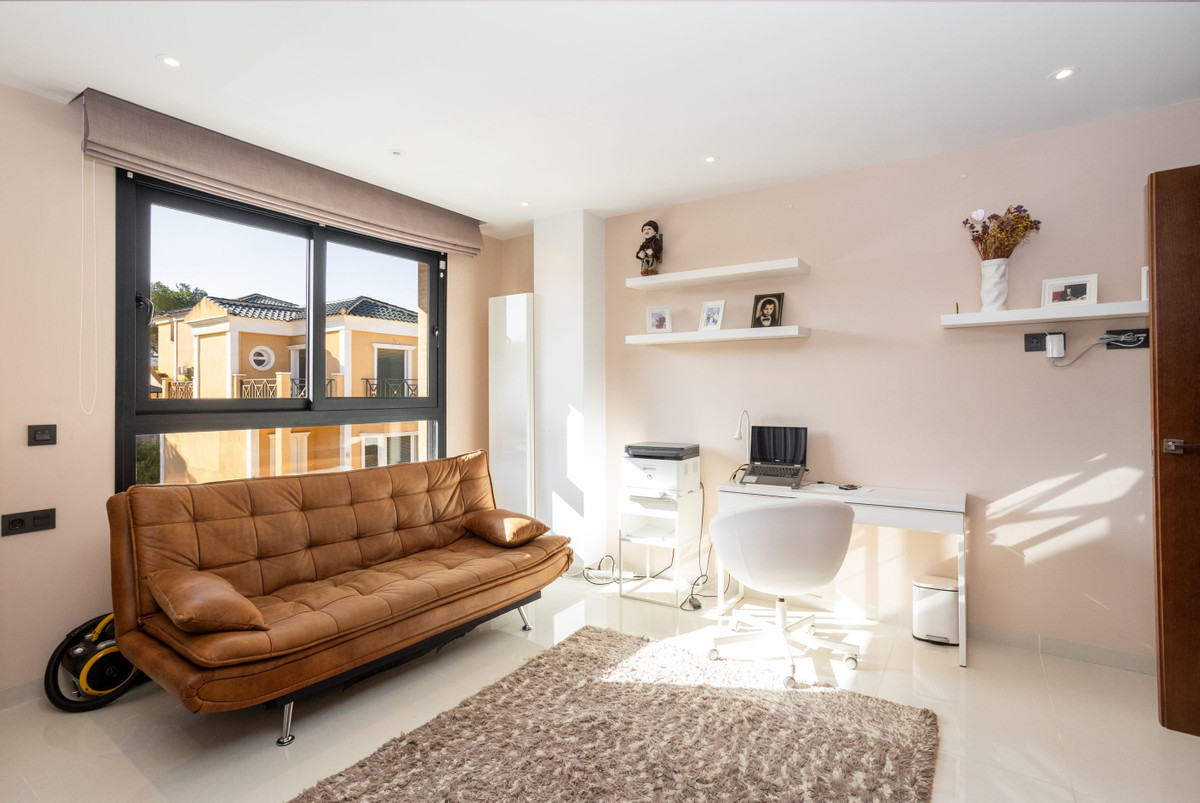 For sale - 3 Bedroom 4 Bathroom House - Detached Villa in Orihuela - Villamartin  - Alicante