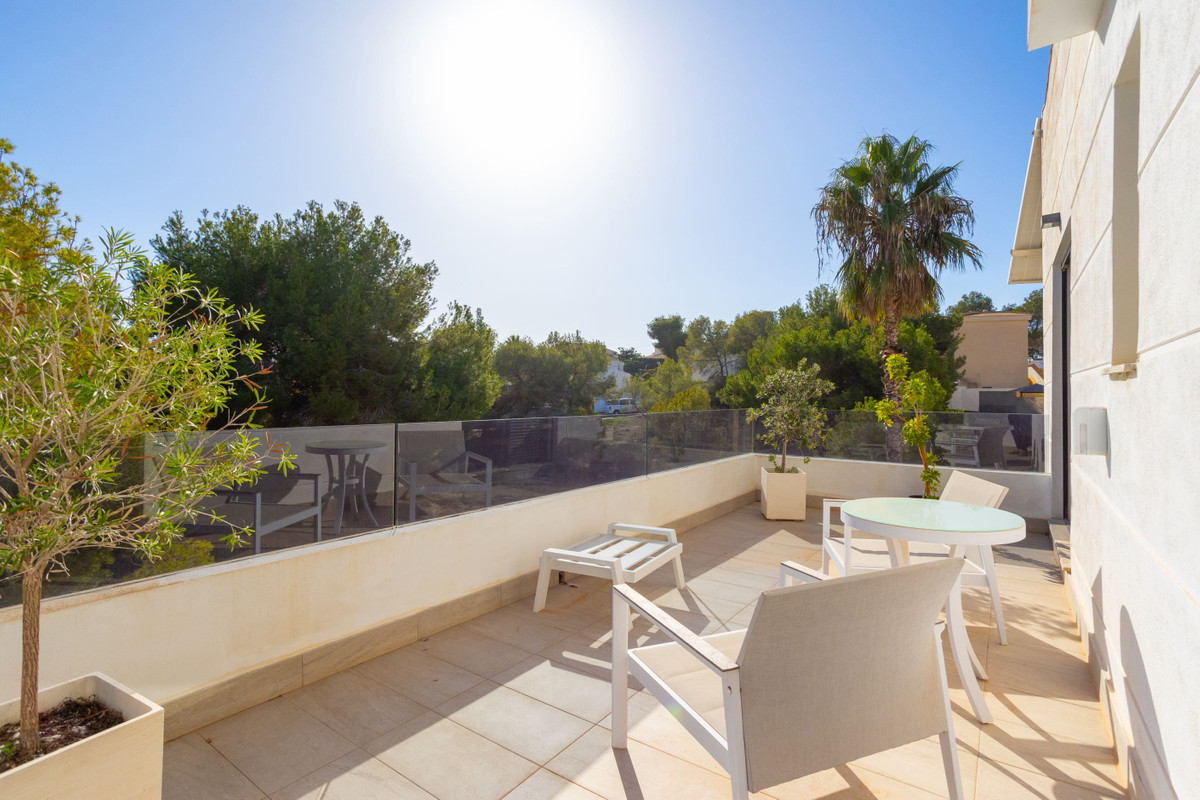 For sale - 3 Bedroom 4 Bathroom House - Detached Villa in Orihuela - Villamartin  - Alicante