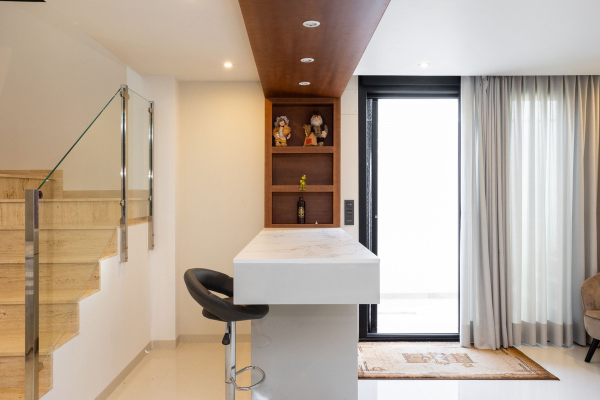 For sale - 3 Bedroom 4 Bathroom House - Detached Villa in Orihuela - Villamartin  - Alicante