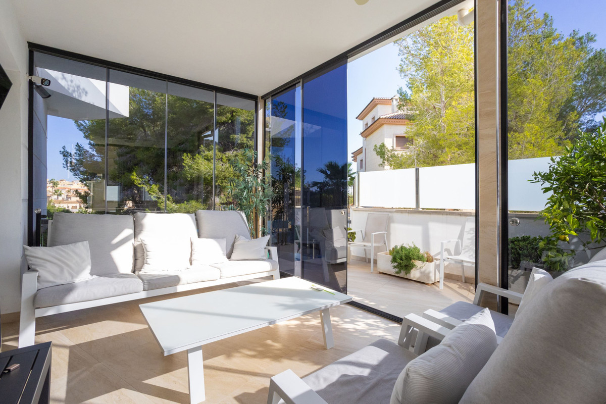 For sale - 3 Bedroom 4 Bathroom House - Detached Villa in Orihuela - Villamartin  - Alicante