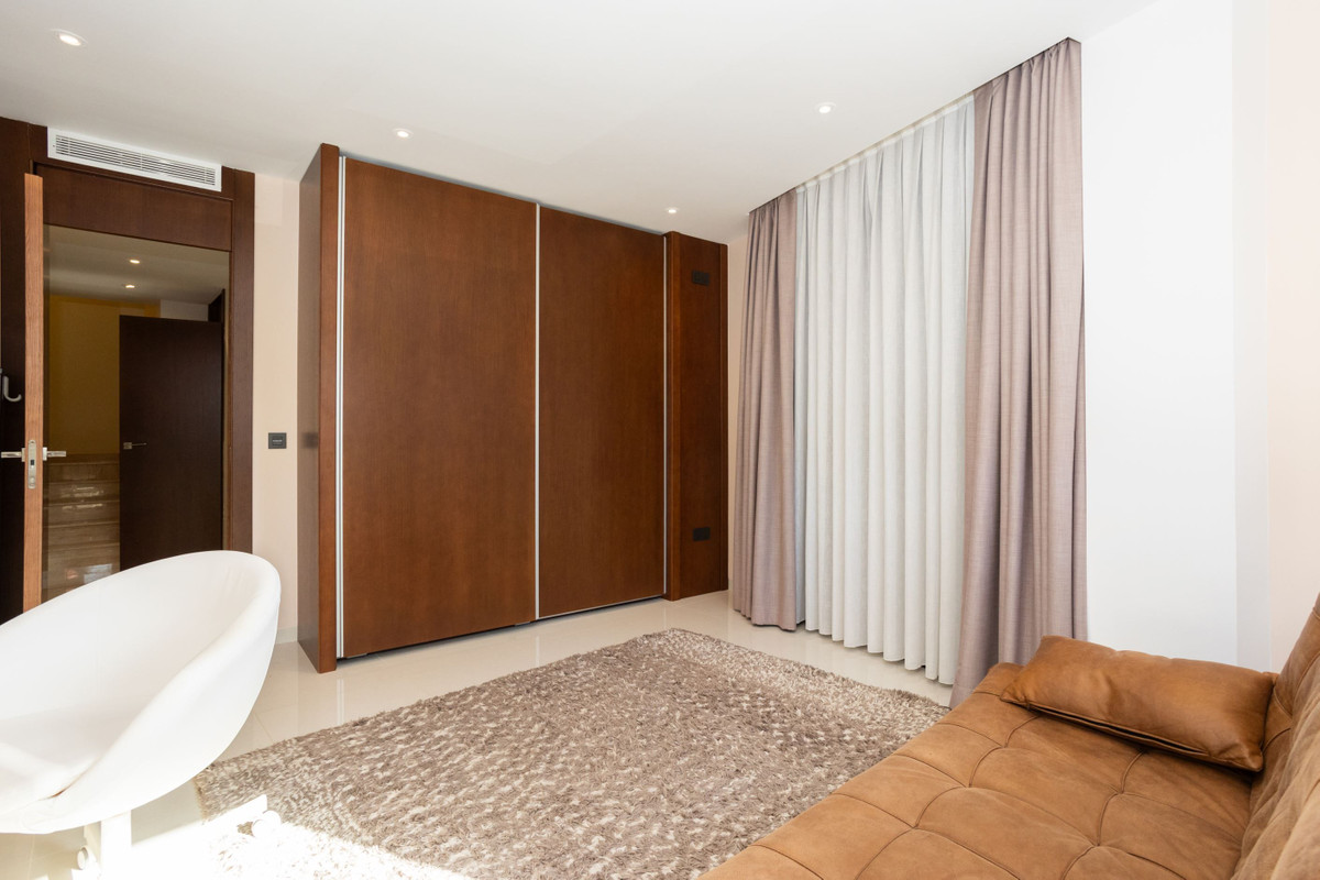 For sale - 3 Bedroom 4 Bathroom House - Detached Villa in Orihuela - Villamartin  - Alicante