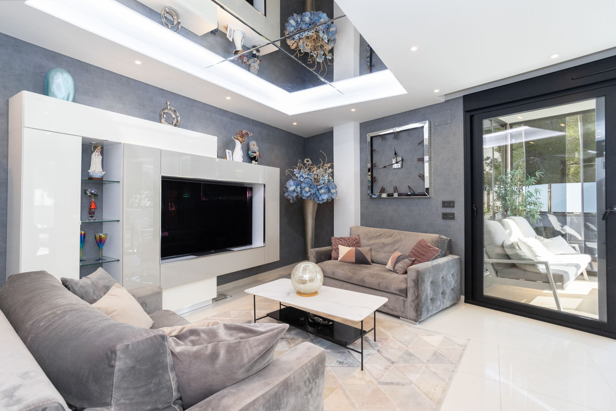 For sale - 3 Bedroom 4 Bathroom House - Detached Villa in Orihuela - Villamartin  - Alicante