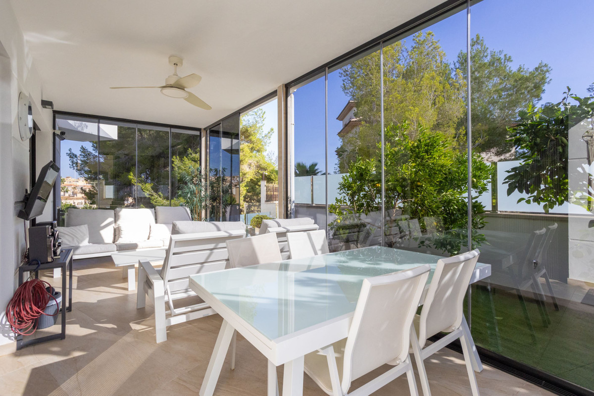For sale - 3 Bedroom 4 Bathroom House - Detached Villa in Orihuela - Villamartin  - Alicante